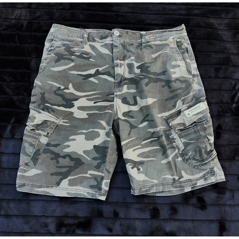 Vtg Unionbay Green Camo Cargo Shorts Skater Y2K Size 40x10"‎ Baggy Outdoor